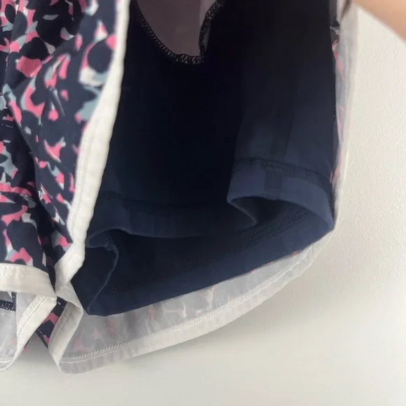 Sweaty Betty On Your Marks 4" Running Shorts size small blue pink white - Picture 4 of 7